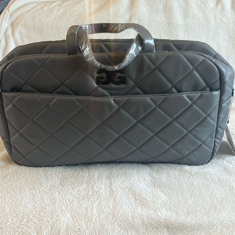 NWT, Gilda Paris Quilted Weekender Bag.Gray